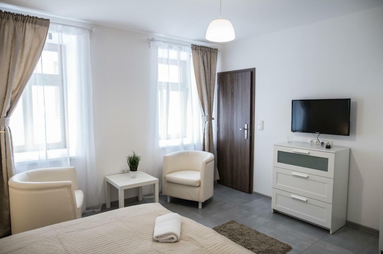 Hotel Rezidence Cerny Medved Znojmo Exterior foto